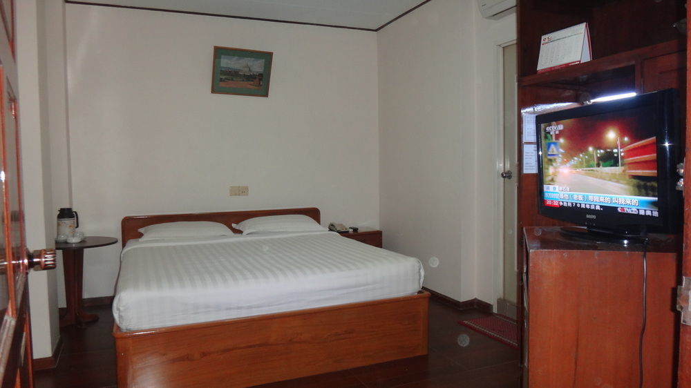 Chit Sayar Hotel Yangon Extérieur photo